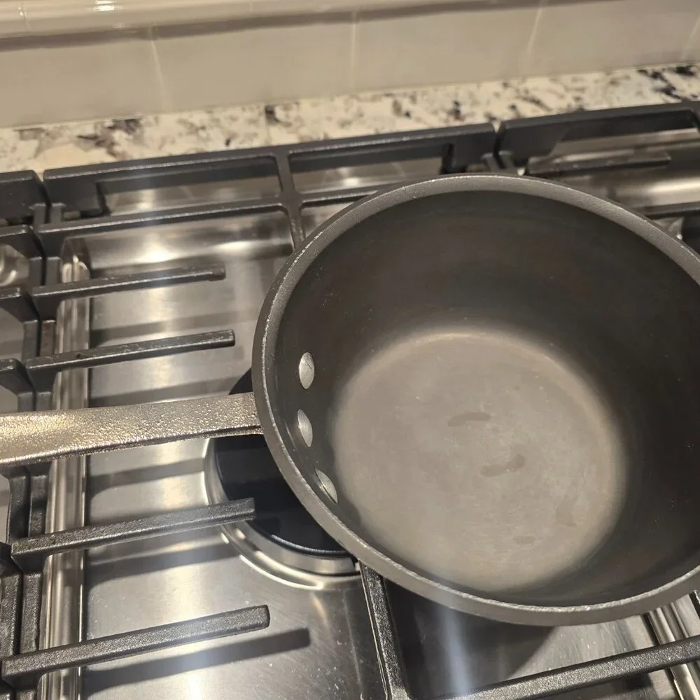 Calphalon Select Space-Saving Nonstick 1.5-Quart Saucepan - Hard-Anodized GUC